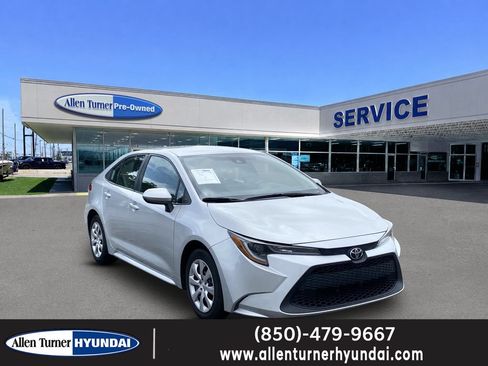 Used 2022 Toyota Corolla LE FWD image 1