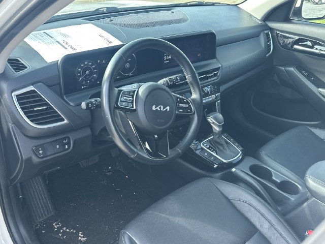 Certified 2025 Kia Seltos EX w/ EX Sunroof Package AWD/4WD image 12