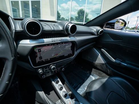 Used 2019 Ferrari Portofino RWD image 39