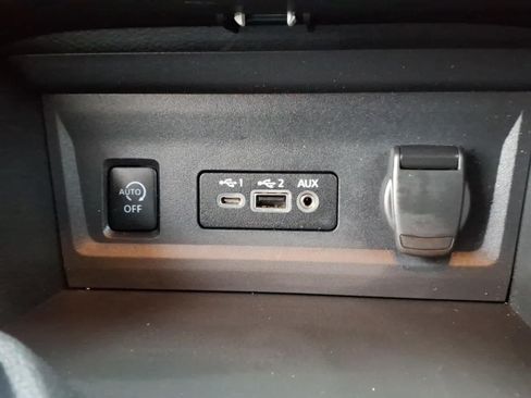 Used 2025 Nissan Sentra SV FWD image 23