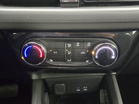 New 2026 Chevrolet TrailBlazer LT w/ LT Cold Weather Package FWD image 19