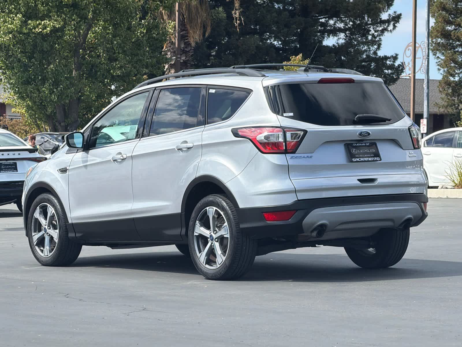 Used 2017 Ford Escape SE w/ Equipment Group 201A FWD image 6