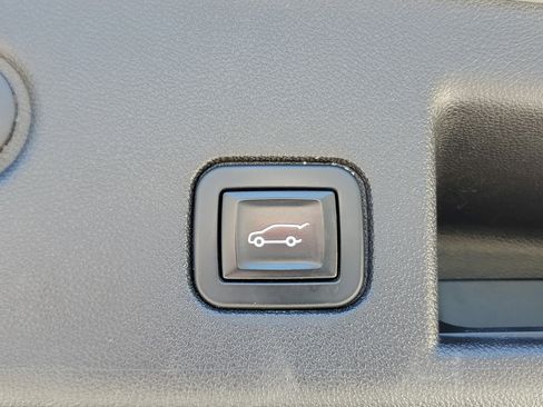 Used 2019 Chevrolet Equinox LT image 10