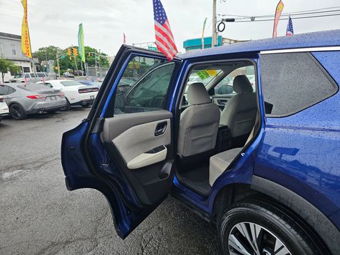Used 2021 Nissan Rogue SV AWD/4WD image 10