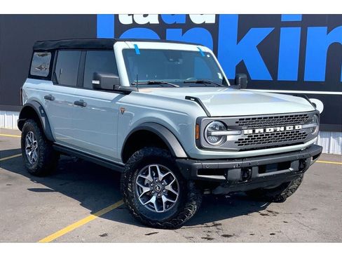 Used 2023 Ford Bronco Badlands AWD/4WD image 2