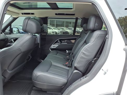 Used 2025 Land Rover Range Rover Long Wheelbase SE AWD/4WD image 11