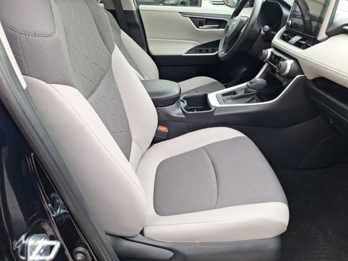 Used 2025 Toyota RAV4 XLE w/ Convenience Package FWD image 34
