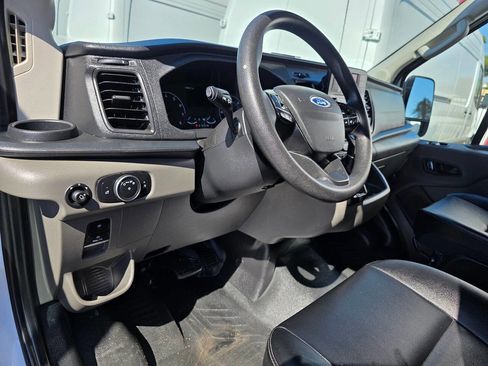 Used 2023 Ford Transit 250 Medium Roof image 17