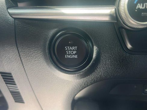 Used 2020 MAZDA MAZDA3 Hatchback FWD image 14