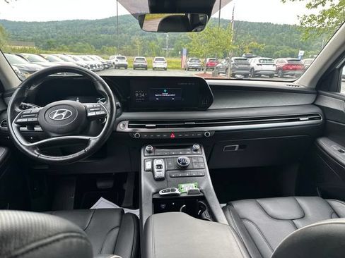 Certified 2025 Hyundai Palisade Limited AWD/4WD image 12
