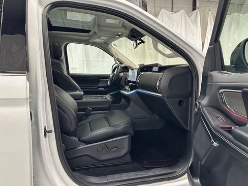 Used 2025 Ford Expedition Platinum AWD/4WD image 58