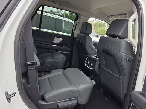 New 2026 Ford Expedition Active AWD/4WD image 15
