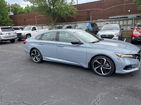 Used 2022 Honda Accord Sport image 2