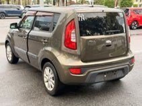 Used 2013 Kia Soul + FWD image 5