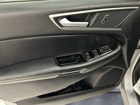 Used 2020 Ford Edge SEL image 12