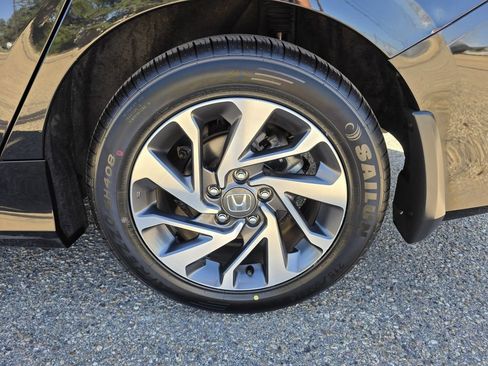 Used 2016 Honda Civic EX image 39