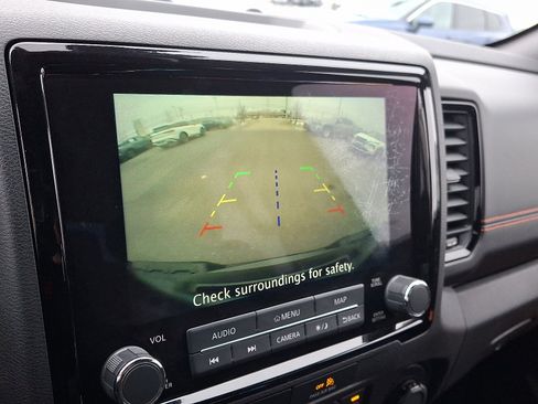 Used 2023 Nissan Frontier PRO-4X w/ Technology Package image 18