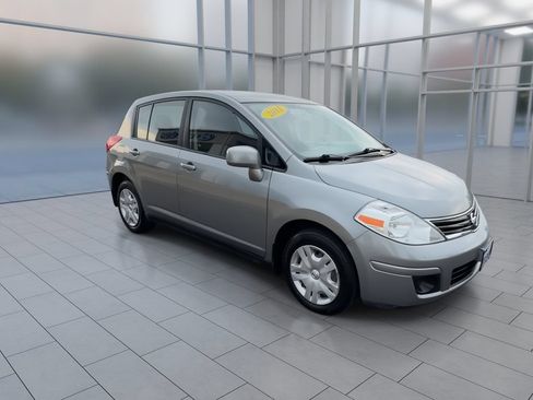 Used 2011 Nissan Versa 1.8 S w/ PWR Plus Pkg FWD image 2
