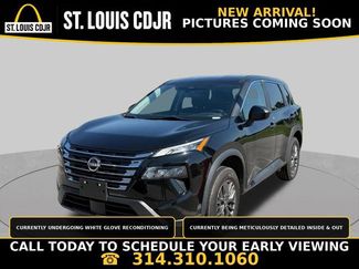 Used 2024 Nissan Rogue S AWD/4WD video 1
