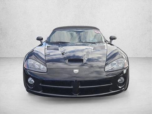 Used 2004 Dodge Viper SRT-10 image 2