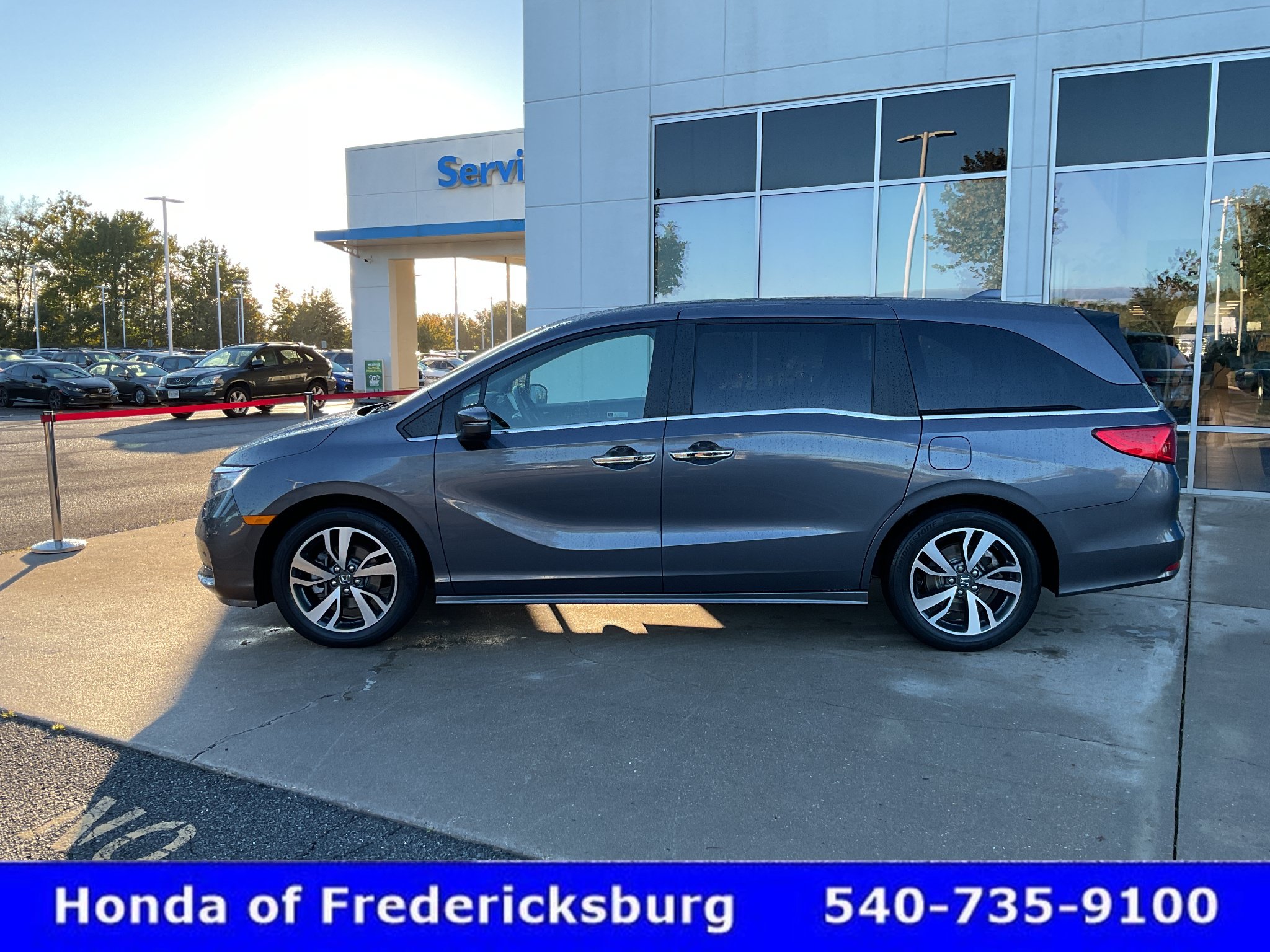 Certified 2022 Honda Odyssey Touring image 2