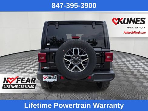 Used 2025 Jeep Wrangler Unlimited Sahara AWD/4WD image 6