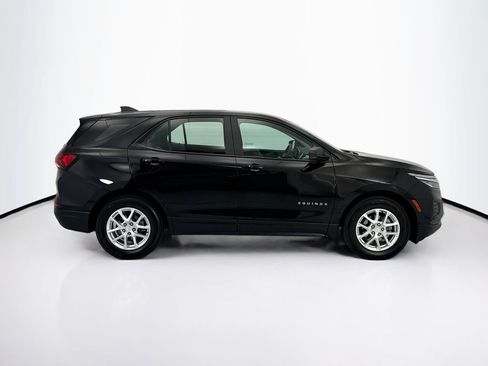 Used 2023 Chevrolet Equinox LS FWD image 4