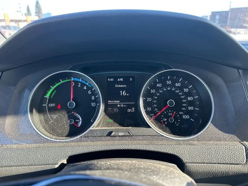 Used 2015 Volkswagen e-Golf SEL Premium image 7