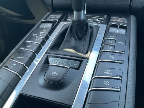 Used 2016 Porsche Macan S AWD/4WD image 31