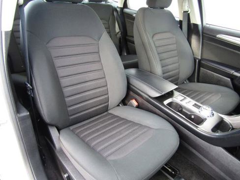 Certified 2018 Ford Fusion SE image 8