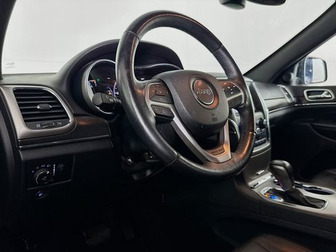 Used 2018 Jeep Grand Cherokee Limited image 22