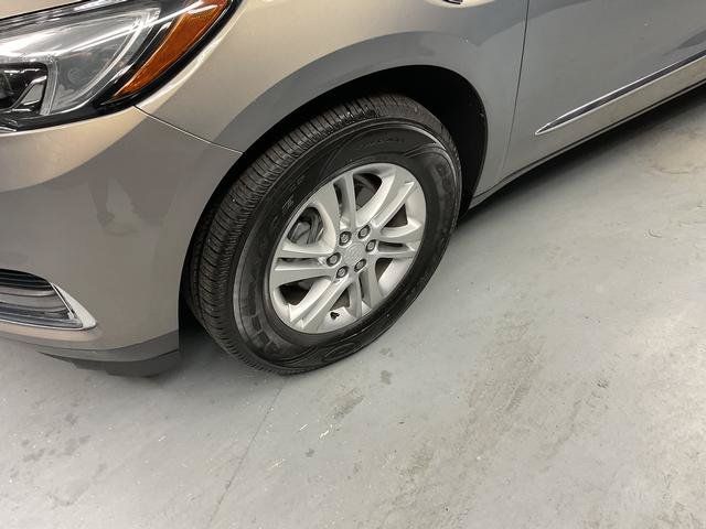 Used 2019 Buick Enclave Essence FWD image 4