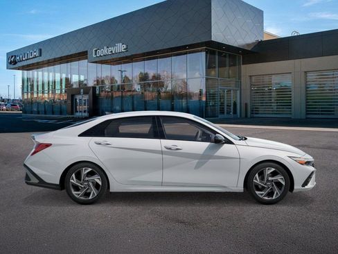 New 2026 Hyundai Elantra SEL Sport Premium FWD image 7