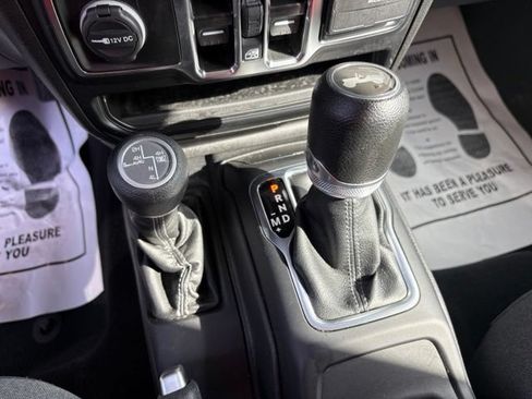 Used 2024 Jeep Wrangler Unlimited w/ Convenience Group AWD/4WD image 22