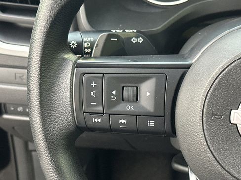 Used 2024 Nissan Rogue S image 24