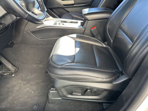 Used 2023 Ford Explorer XLT w/ Equipment Group 202A image 16