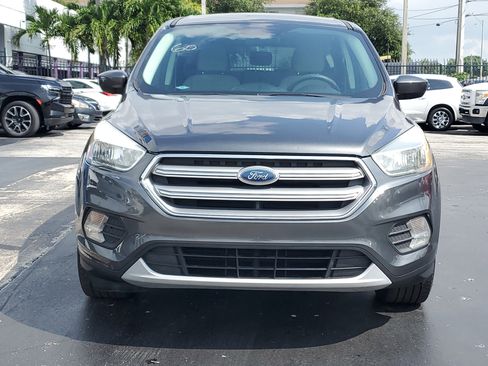 Used 2017 Ford Escape SE image 4
