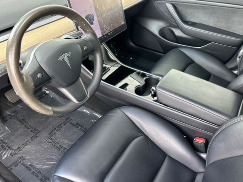 Used 2020 Tesla Model 3 Standard Range Plus image 9