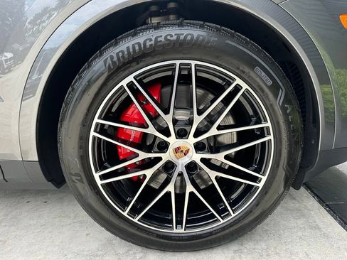 Certified 2026 Porsche Cayenne S AWD/4WD image 15