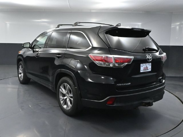Used 2015 Toyota Highlander XLE AWD/4WD image 5