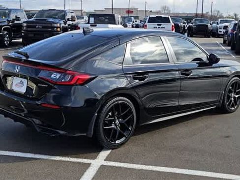 Used 2023 Honda Civic Sport image 8