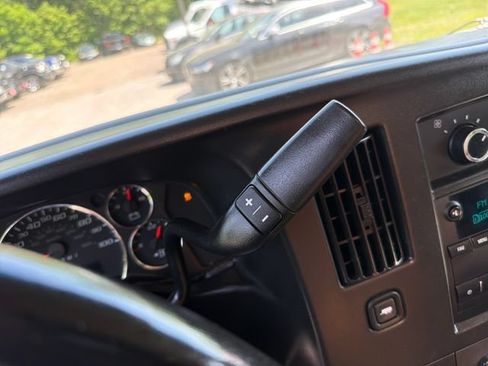 Used 2020 Chevrolet Express 3500 w/ Power Convenience Package RWD image 20