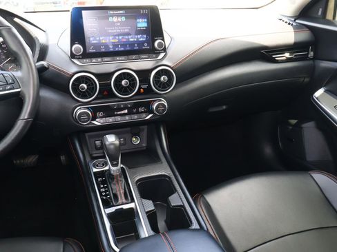 Used 2025 Nissan Sentra SR w/ SR Premium Package FWD image 11