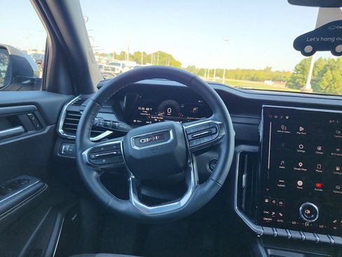 Certified 2025 GMC Acadia Elevation AWD/4WD image 12