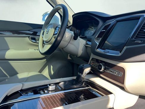 Used 2019 Volvo XC90 T5 Momentum w/ Protection Package Premier image 36