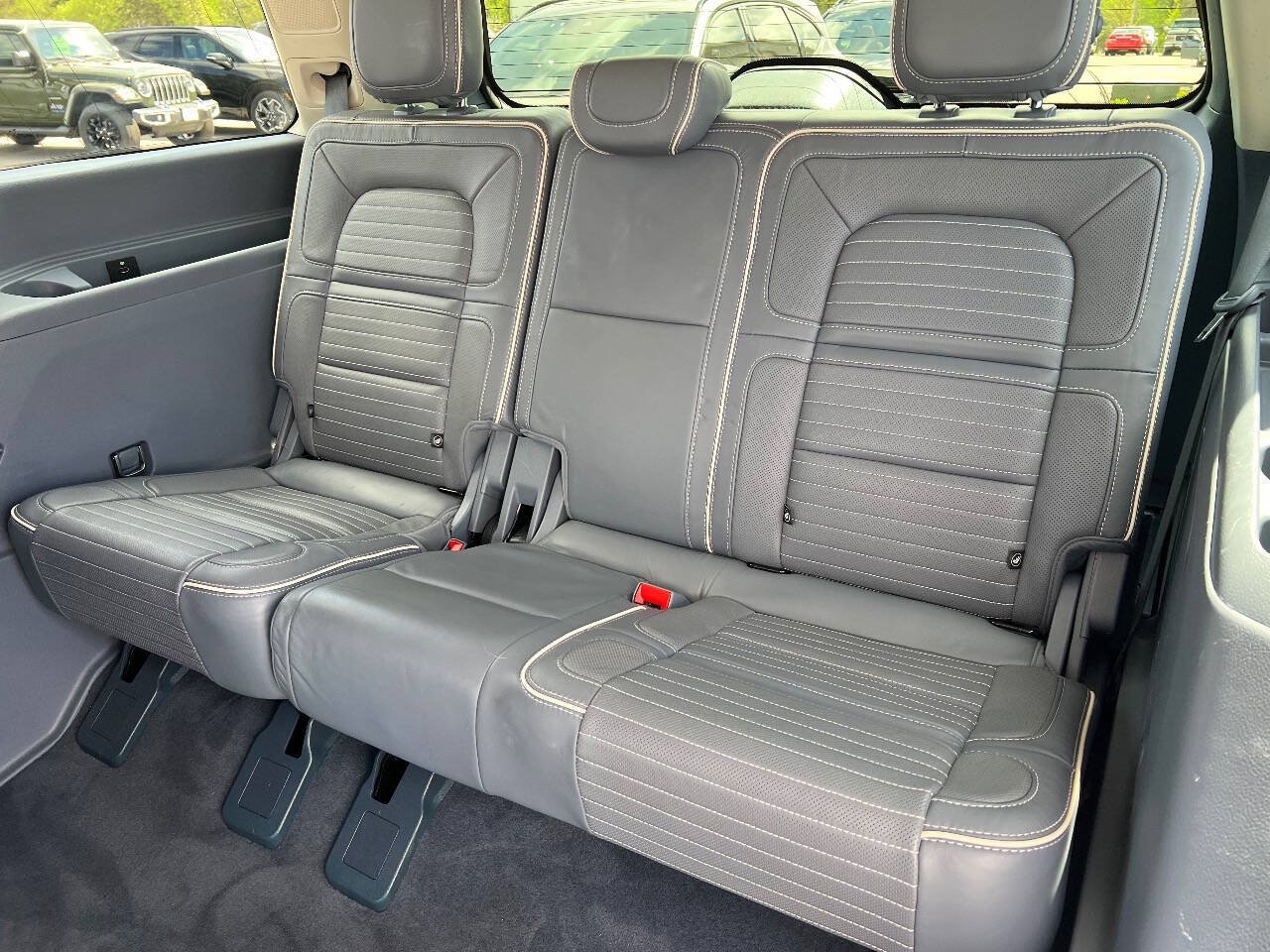 Used 2020 Lincoln Navigator Black Label w/ Cargo Convenience Package AWD/4WD image 27