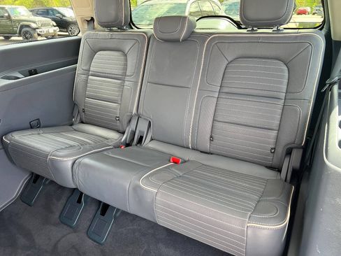 Used 2020 Lincoln Navigator Black Label w/ Cargo Convenience Package AWD/4WD image 27