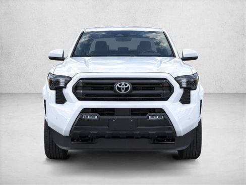 Used 2025 Toyota Tacoma SR5 AWD/4WD image 2