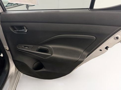 Used 2025 Nissan Versa SV FWD image 30
