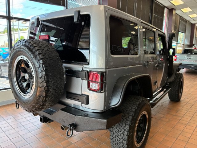 Used 2013 Jeep Wrangler Unlimited Sahara w/ Connectivity Group AWD/4WD image 9